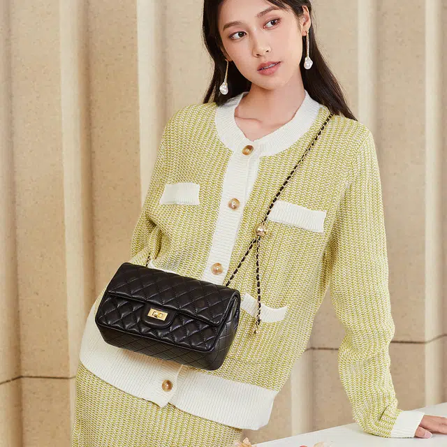 红蜻蜓 时尚气质百搭质感 羊皮革 斜挎包 常规 女款 多色
