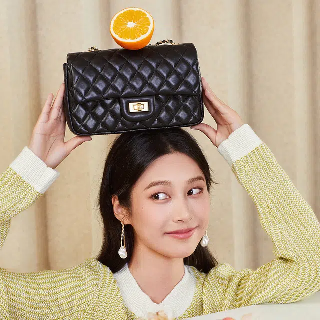 红蜻蜓 时尚气质百搭质感 羊皮革 斜挎包 常规 女款 多色