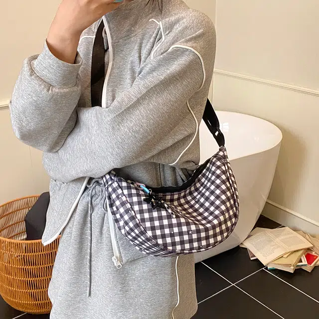 雅鹿 高颜值小众百搭款小清新女大学生高中生时尚简约高级感  尼龙 单肩包 女款 黑色/紫色/黄色/绿色/蓝色/粉色