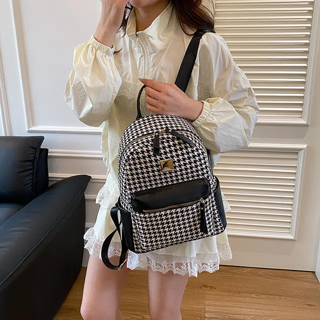 雅鹿 国潮风潮时尚气质百搭旅游高级感通勤 尼龙 背包双肩包 女款 多色