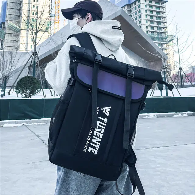 雅鹿 潮流大容量体育生训练包运动反光骑行旅行 尼龙 双肩包 男女同款情侣款 黑色/红色/深灰色/浅灰色