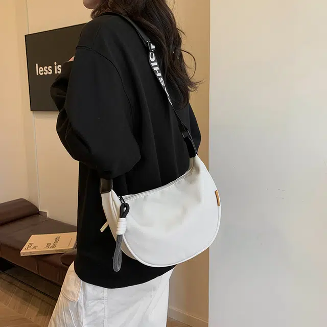 雅鹿 休闲大学高中高颜值饺子包时尚简约小众百搭款通勤 尼龙 单肩斜挎包 女款 多色