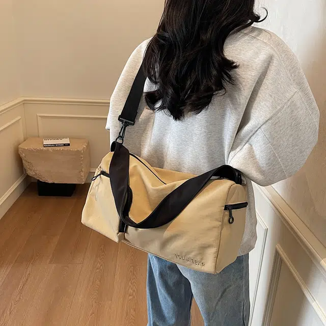 雅鹿 运动潮牌小众设计瑜伽健身包轻便外出通勤 尼龙 斜挎单肩包 男女同款情侣款 卡其色/黑色/白色