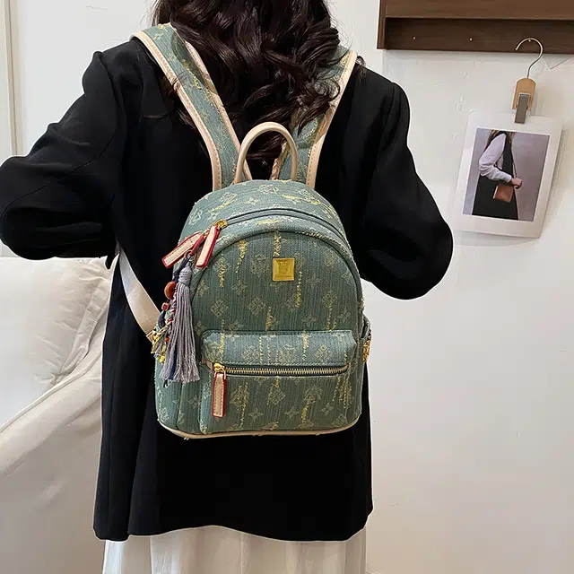 雅鹿 高级感时尚印花小众百搭 尼龙 双肩包 女款 天蓝色