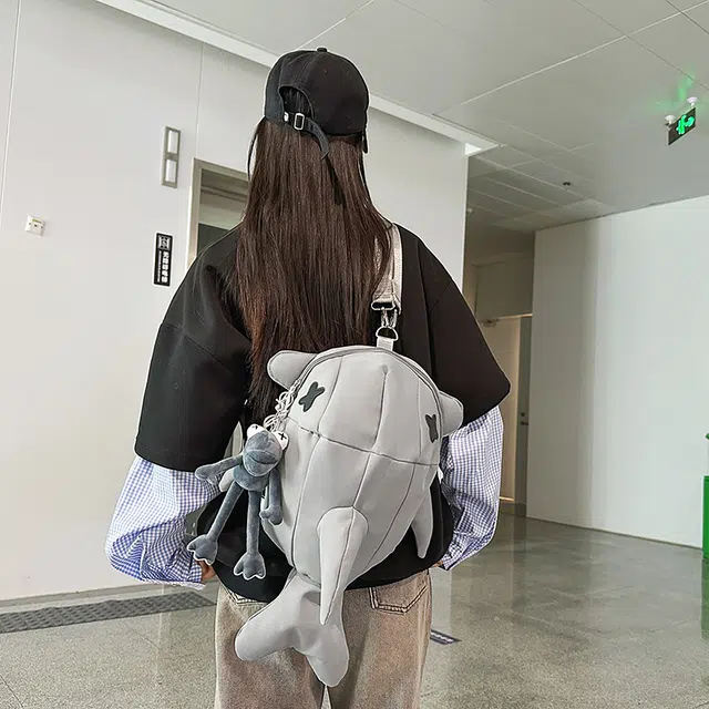 雅鹿 鲨鱼设计个性丑萌创意 尼龙 双肩包 男女同款情侣款 白色/灰色/黑色