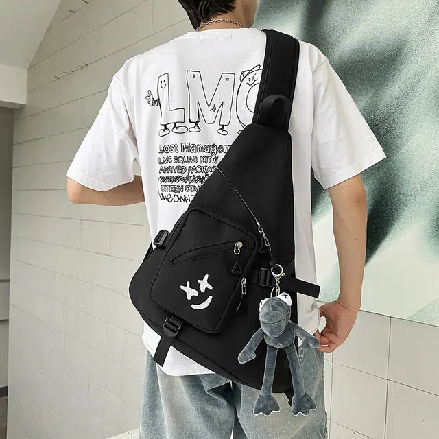 雅鹿 流行设计潮流通勤 尼龙 单肩包胸包 男女同款情侣款 黑色/灰色/白色