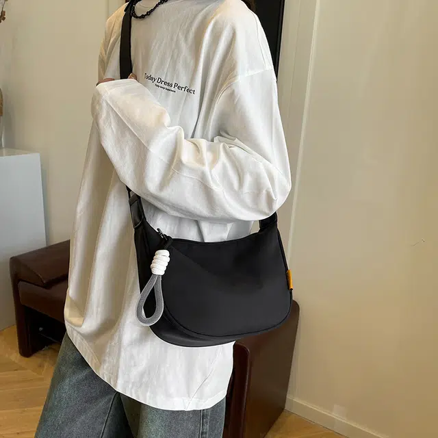 雅鹿 休闲大学高中高颜值饺子包时尚简约小众百搭款通勤 尼龙 单肩斜挎包 女款 多色