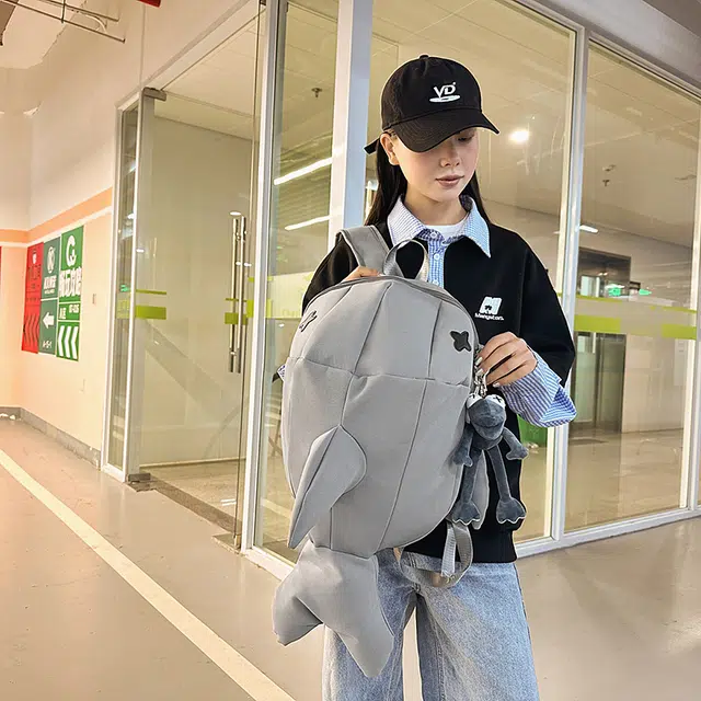 雅鹿 鲨鱼设计个性丑萌创意 尼龙 双肩包 男女同款情侣款 白色/灰色/黑色