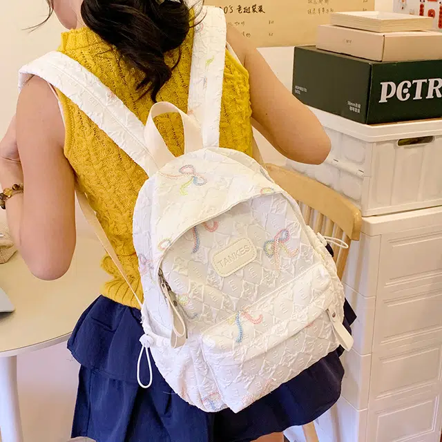 雅鹿 小众设计高颜值日系百搭大容量初高中大学生 尼龙 双肩包 女款 白色/黑色