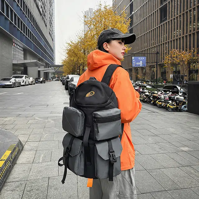 雅鹿 机能运动登山大容量防水多功能 尼龙 双肩包 男女同款情侣款 灰色/黑色/军绿色