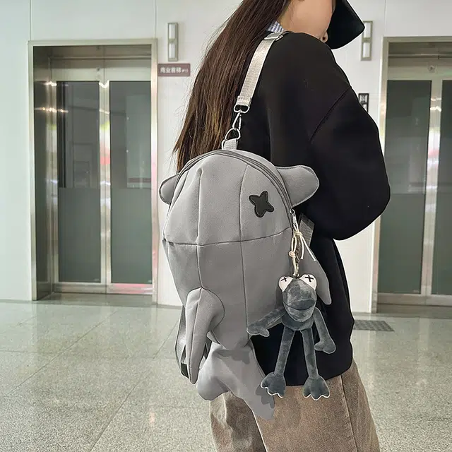 雅鹿 鲨鱼设计个性丑萌创意 尼龙 双肩包 男女同款情侣款 白色/灰色/黑色