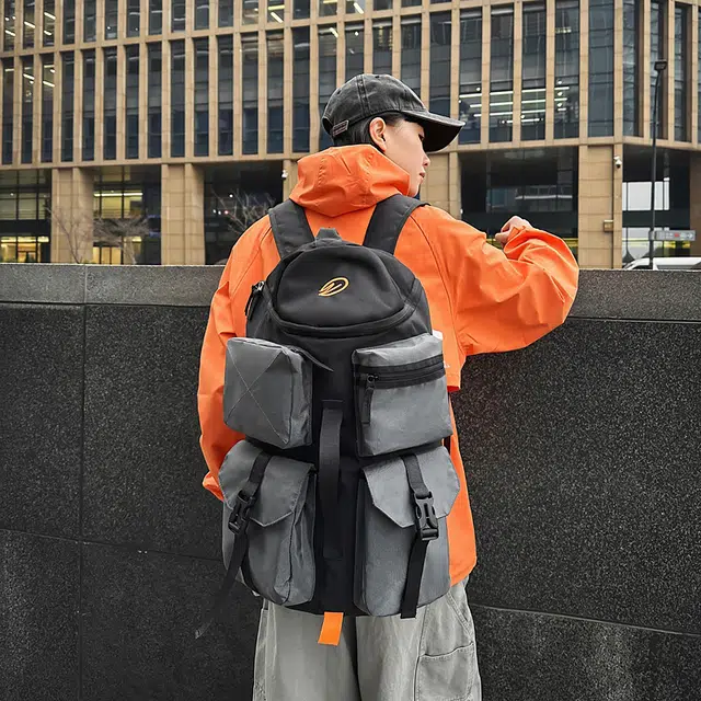 雅鹿 机能运动登山大容量防水多功能 尼龙 双肩包 男女同款情侣款 灰色/黑色/军绿色