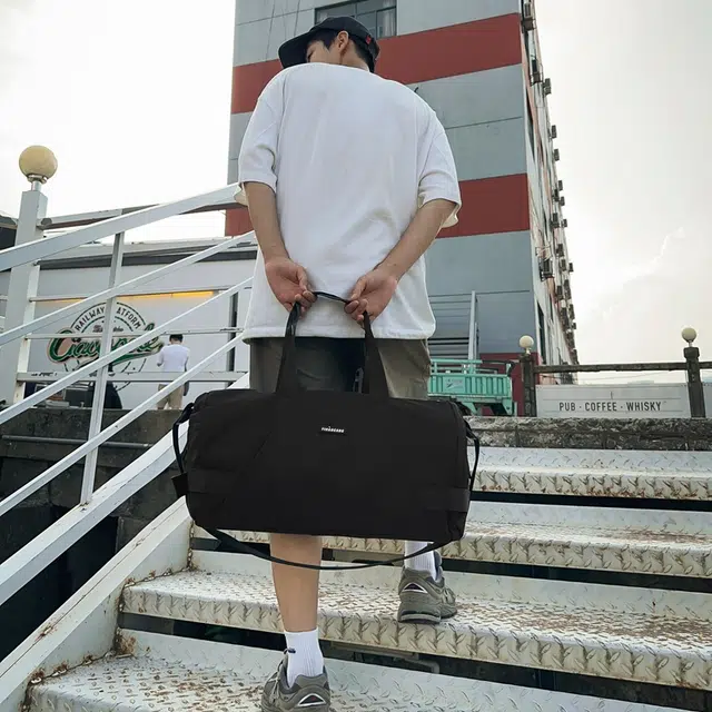 雅鹿 简约游泳健身包轻便短途行多功能收纳包 尼龙 旅行包 男女同款情侣款 黑色/卡其色