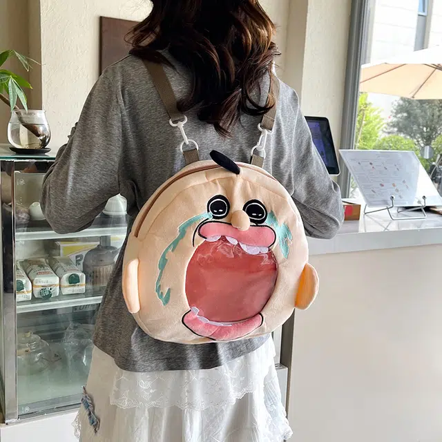 雅鹿 可爱搞怪大嘴周边潮玩 尼龙 双肩包背包 女款 杏色