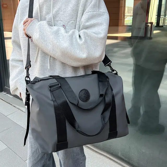 雅鹿 大容量外出旅游防水运动 尼龙 旅行包 男女同款情侣款 多色