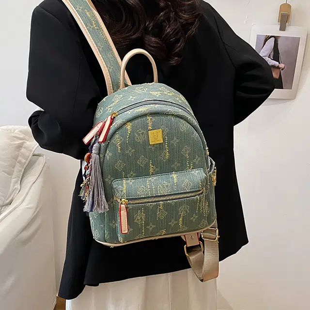 雅鹿 高级感时尚印花小众百搭 尼龙 双肩包 女款 天蓝色