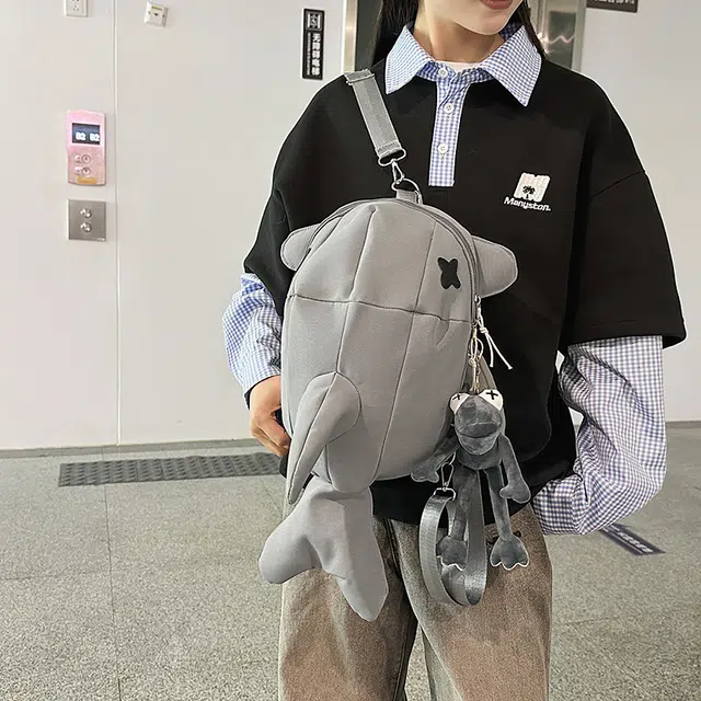 雅鹿 鲨鱼设计个性丑萌创意 尼龙 双肩包 男女同款情侣款 白色/灰色/黑色