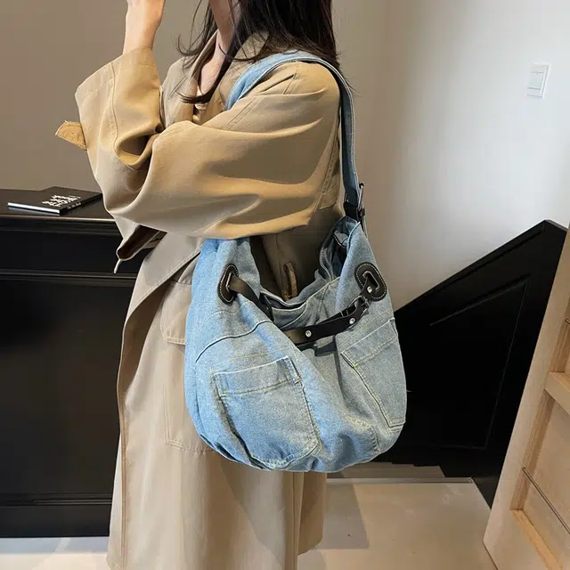 AUNG Tote