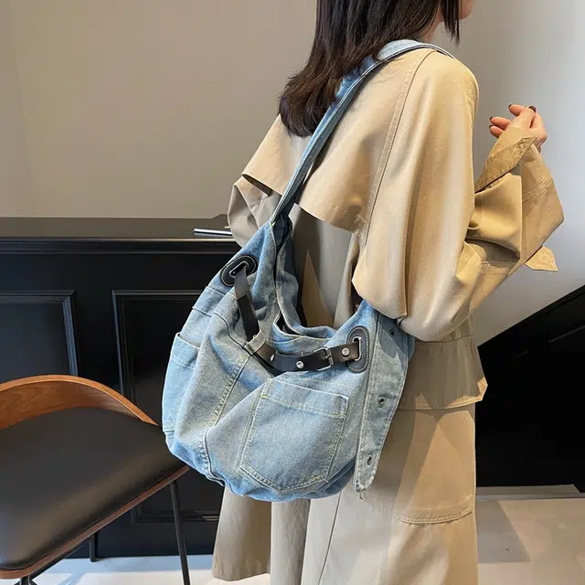 AUNG Tote