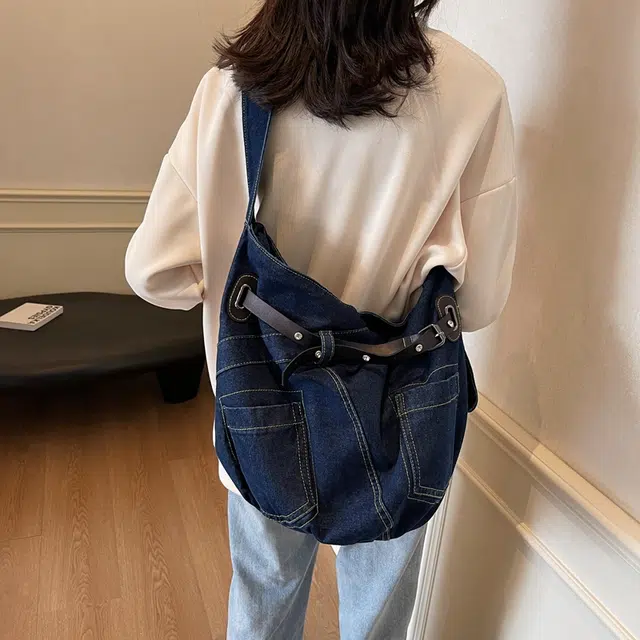 AUNG Tote