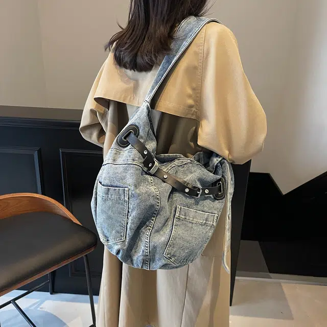 AUNG Tote