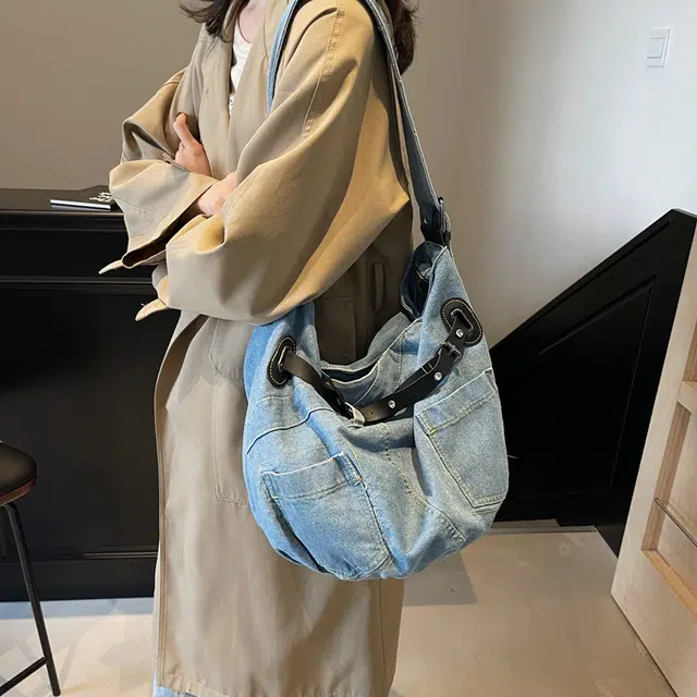 AUNG Tote