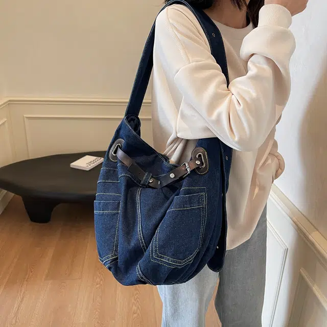 AUNG Tote