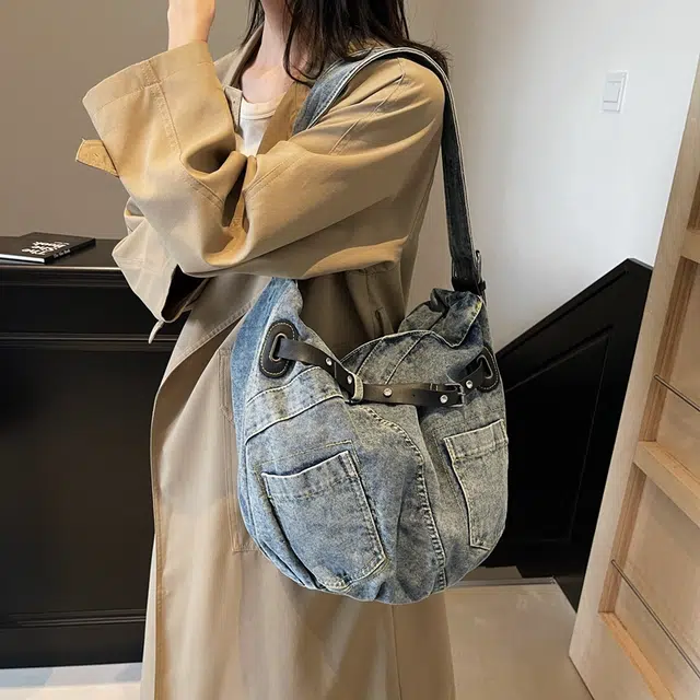 AUNG Tote