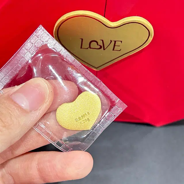 正大福 一生一世爱心 浪漫精致实心收藏理财储值储蓄 足金 投资类 金币 男女同款情侣款