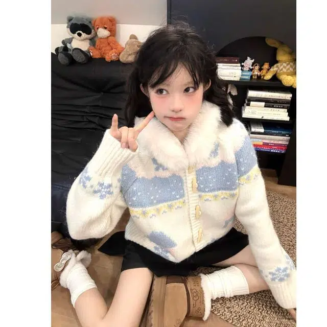 费尔岛上的猫 慵懒风费尔岛牛角扣连帽宽松针织衫 女款
