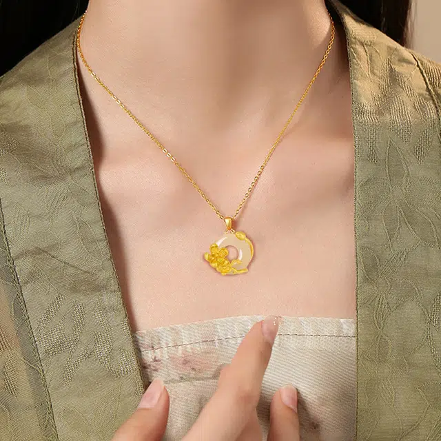 庆大福 梅花系列 十二神花中国风平安扣新中式国潮小众设计简约#好运 玉髓 玉石项链 女款