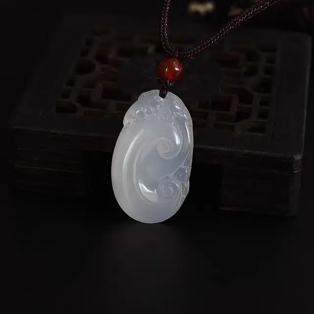 庆大福 清新透亮如意平安喜乐福佑萌主玉见好运吉祥手工锁骨链 玉髓 项链 男女同款情侣款