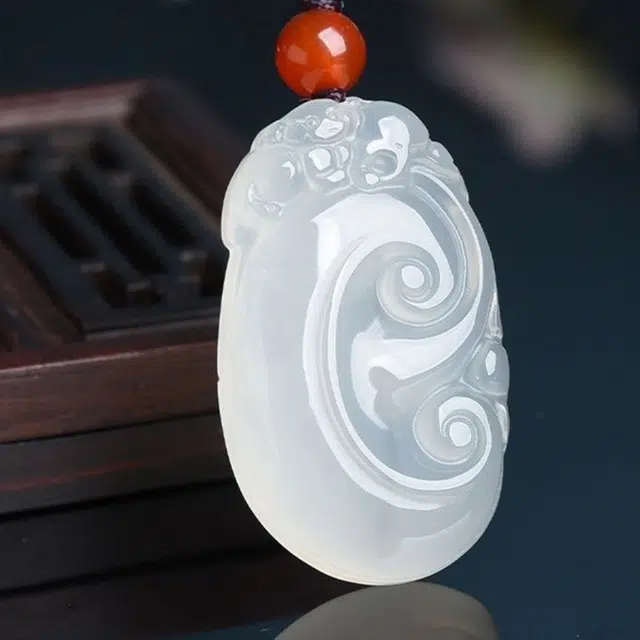 庆大福 清新透亮如意平安喜乐福佑萌主玉见好运吉祥手工锁骨链 玉髓 项链 男女同款情侣款