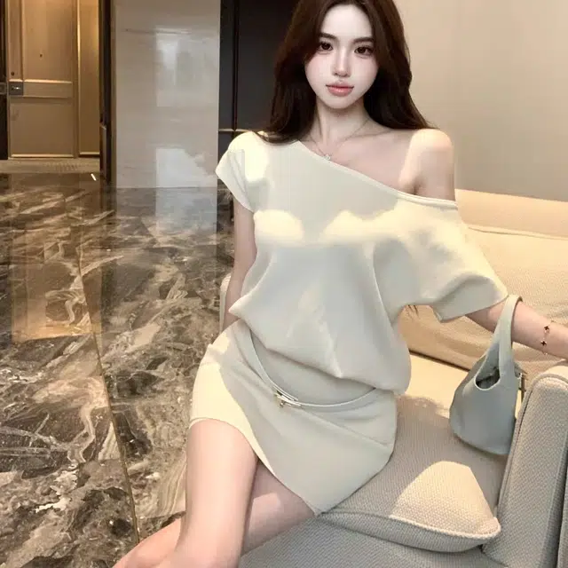 邓大喵 法式韩系融合的欲欲风针织短裙设计短袖连衣裙 女款