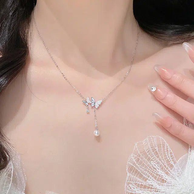 925