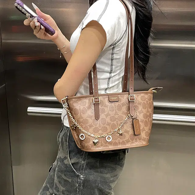 COACH TAXI21Tote