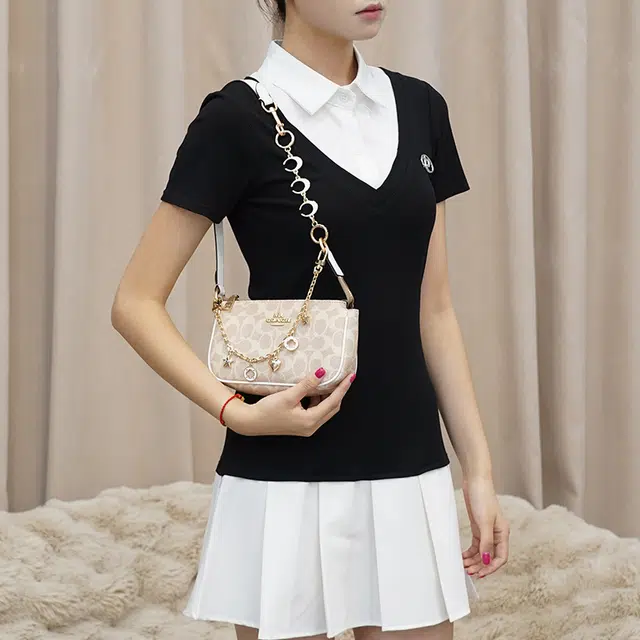COACH Nolita 19