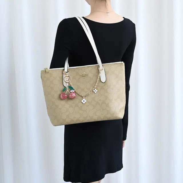 ZipTop Tote 30 Tote