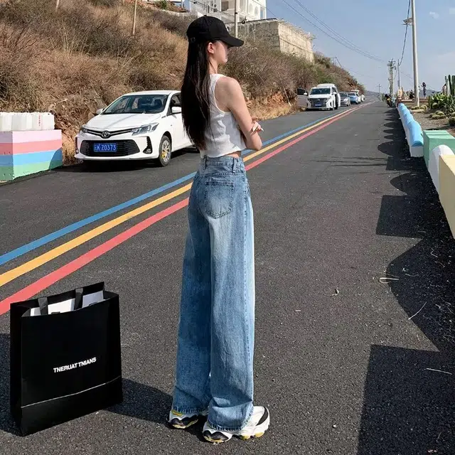 欧迪芬 美式复古水洗做旧弯刀高腰纽扣休闲宽松直筒垂感牛仔裤 女款 蓝色