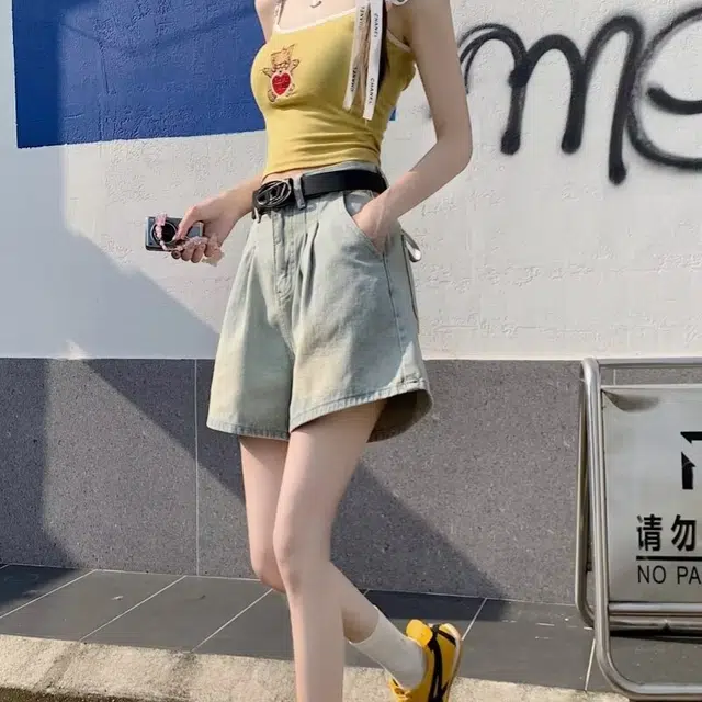 欧迪芬 水洗休闲宽松简约通勤风纯色高腰阔腿牛仔短裤 女款