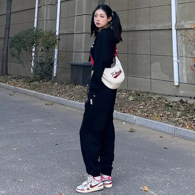 欧迪芬 美式字母极简设计复古风宽松休闲连帽外套街头时尚棉质潮流舒适百搭短款小个子卫衣 女款