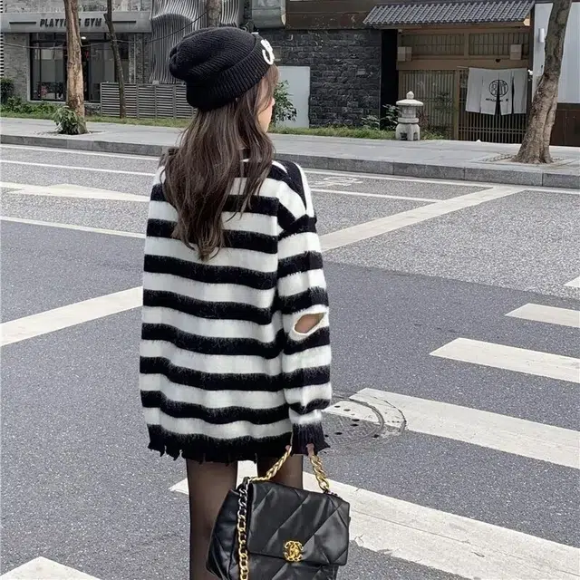 欧迪芬  慵懒风日系条纹圆领秋冬宽松百搭学院风毛衣 女款