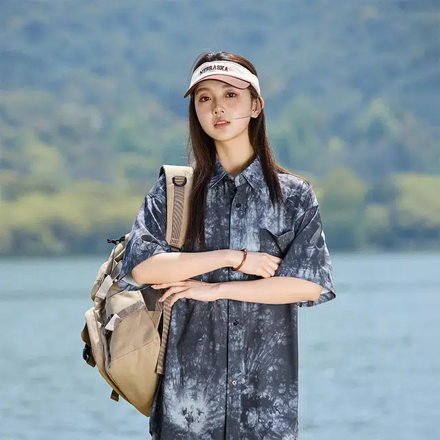 欧迪芬 港风扎染渐变潮流休闲宽松痞帅上衣短袖衬衫 女款