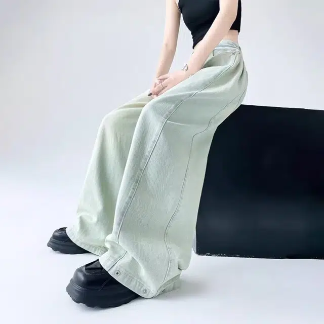 欧迪芬 时尚舒适百搭牛仔裤 女款 浅蓝