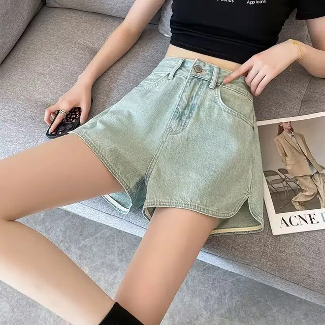 欧迪芬 时尚百搭显瘦显高阔腿简约舒适高腰牛仔短裤 女款 浅蓝