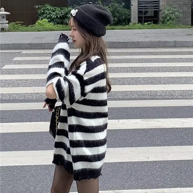 欧迪芬  慵懒风日系条纹圆领秋冬宽松百搭学院风毛衣 女款