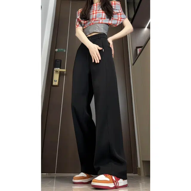 欧迪芬 垂坠高级感弯刀微喇冰丝显高显腿长裤子窄版直筒西装裤休闲裤 女款