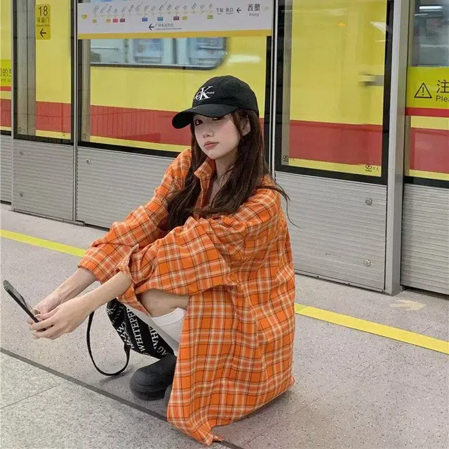 欧迪芬 复古格纹设计感宽松长袖衬衫 女款