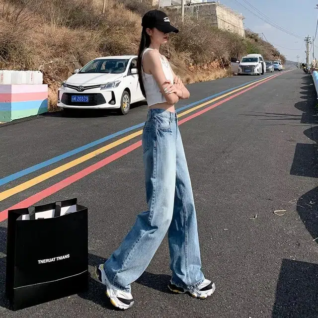 欧迪芬 美式复古水洗做旧弯刀高腰纽扣休闲宽松直筒垂感牛仔裤 女款 蓝色
