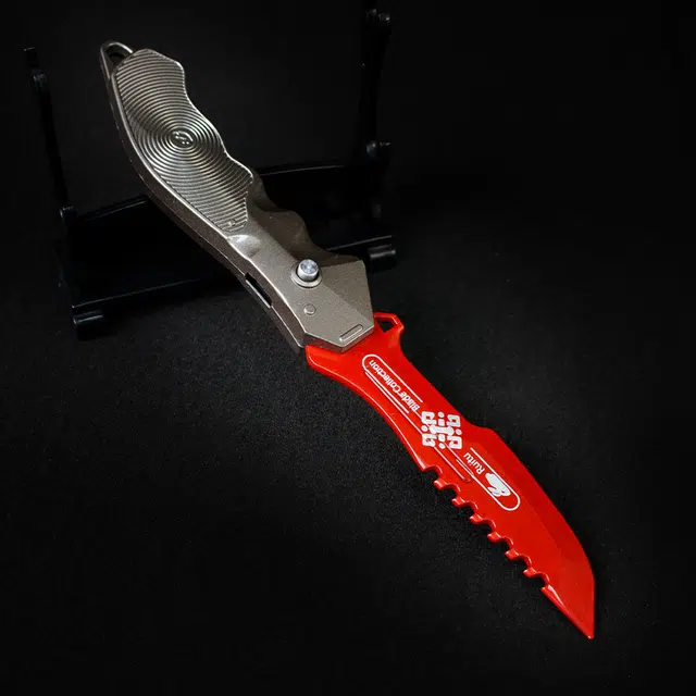 礼莎 暗区突围周边 武器刀具 蝴蝶折叠瑞兔折刀金属玩具合金弹跳刀 成品模型